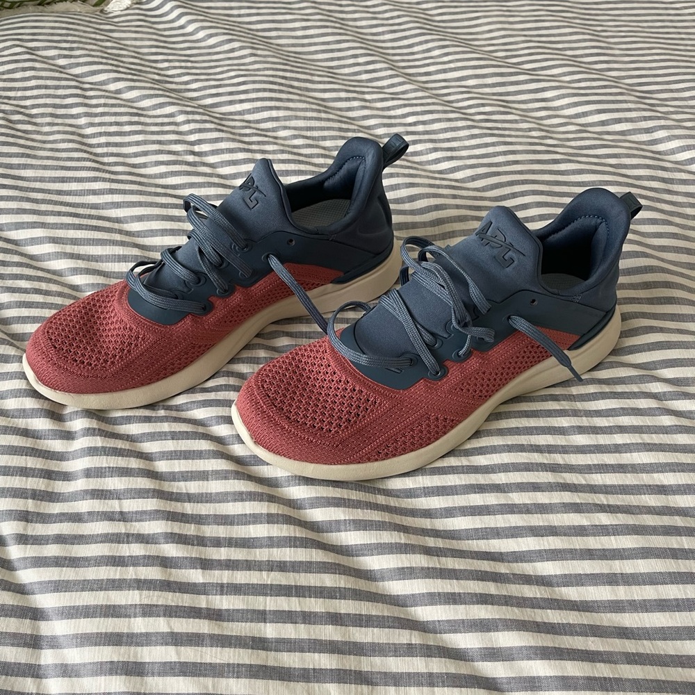 APL techloom tracer sneaker sz 9